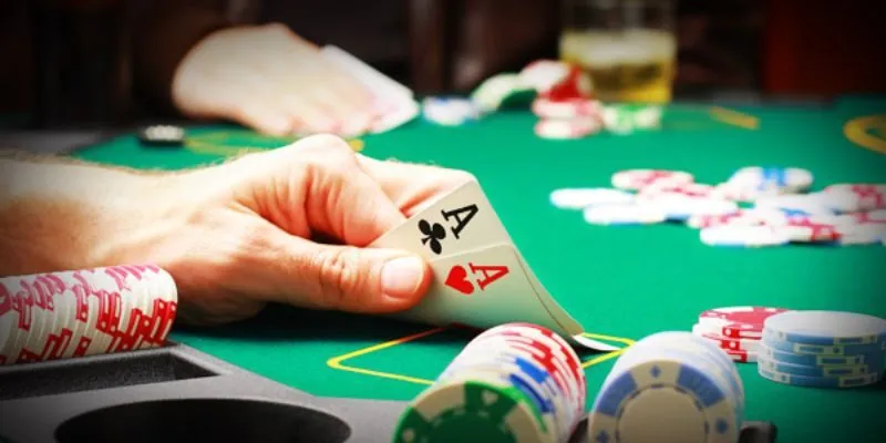 Poker tạo nên những khoảnh khắc giải trí thú vị và kịch tính cho người tham gia